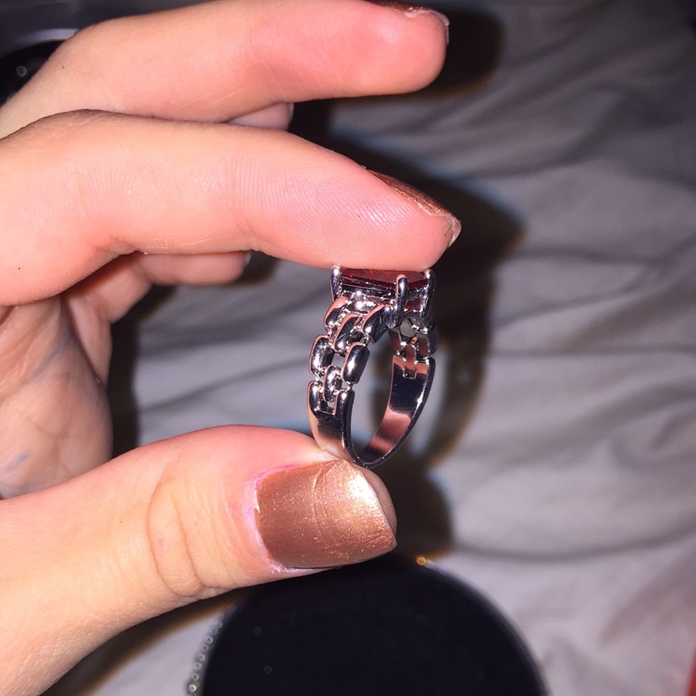 ring - Picture 3 of 4